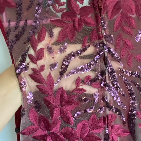 Windsor Burgundy Red Evening Formal Dress Floral Lace - Picture 6 of 7